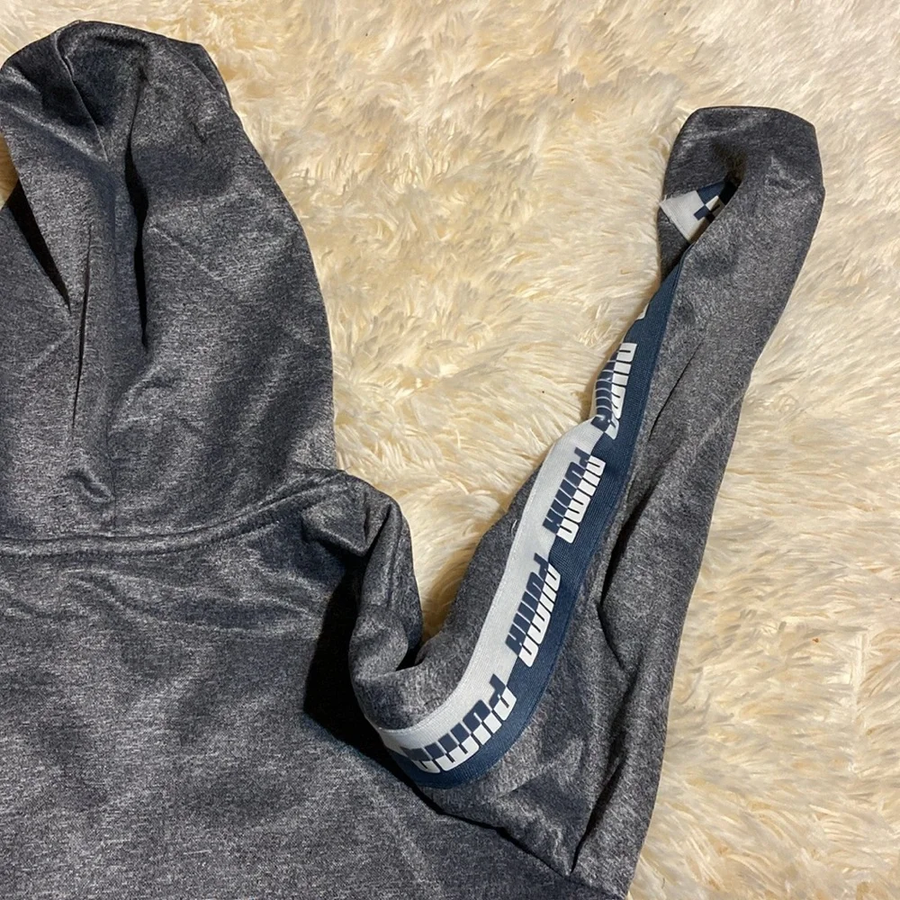 4. Puma Hoodie‎